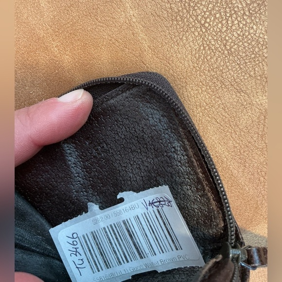 Authentic Gucci Wallet Brown
🚨 FINAL PRICE NO OFFER ACCEPT - Picture 9 of 11